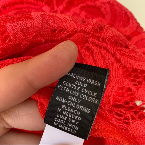 Torrid NWT Red Lace Mini Pencil Skirt Zipper Business Cocktail Fun Size 2 - Picture 6 of 7